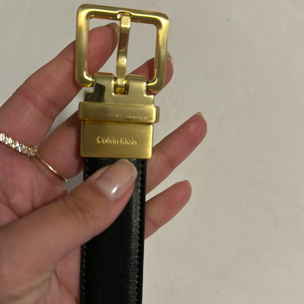 Calvin Klein small women’s belt reversible black and brown